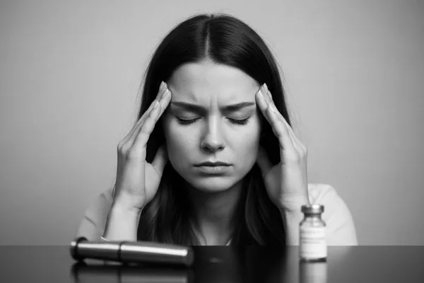 ඉරුවාරදය (Migraine) නිසා ඔයත් දුක් විඳිනවද? එහෙනම් මේ අලුත් බෙහෙත (Eptinezumab) ගැන දැනගමු!