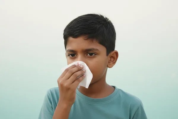 ඔයාටත් නාහයෙන් ලේ එනවද? බය වෙන්න එපා! (Nosebleed) ගැන අපි සවිස්තරව කතා කරමු!