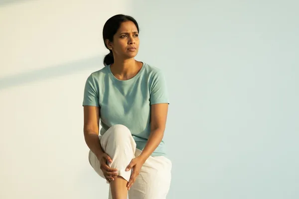 අස්ථිවල පුංචි පැලීමක් (Stress Fracture) ගැන ඔයා දැනුවත්ද? අපි කතා කරමු!
